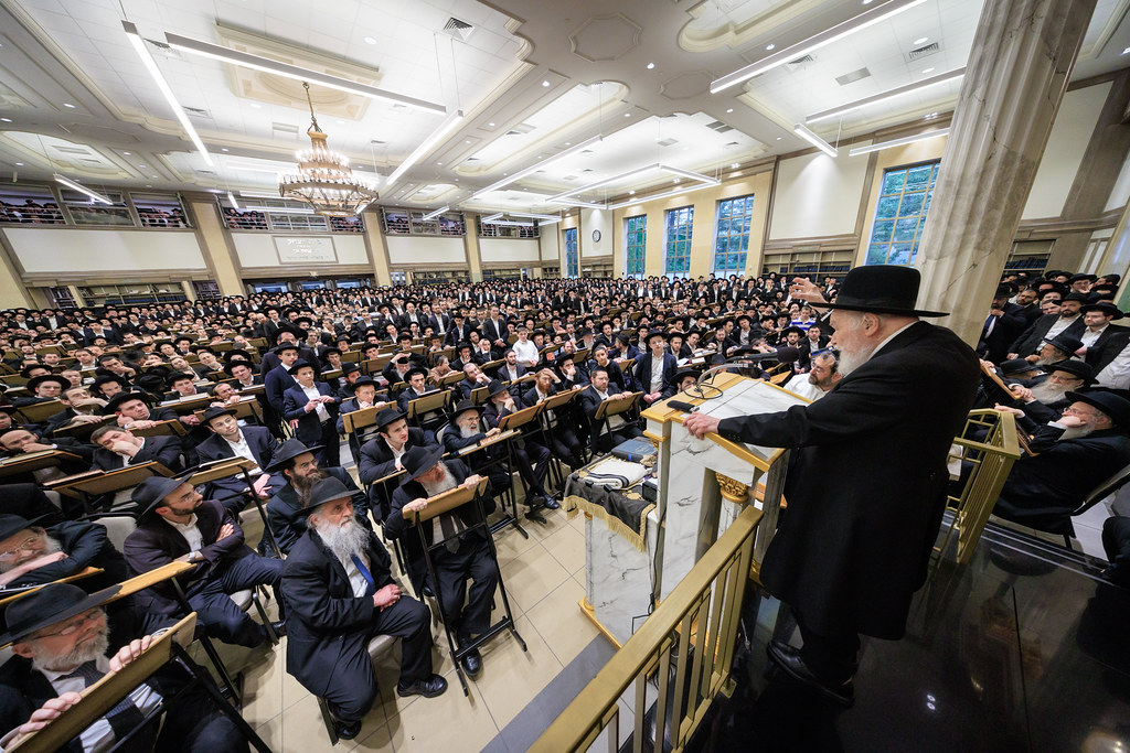Keren Olam Hatorah’s Historic Visit to Lakewood
