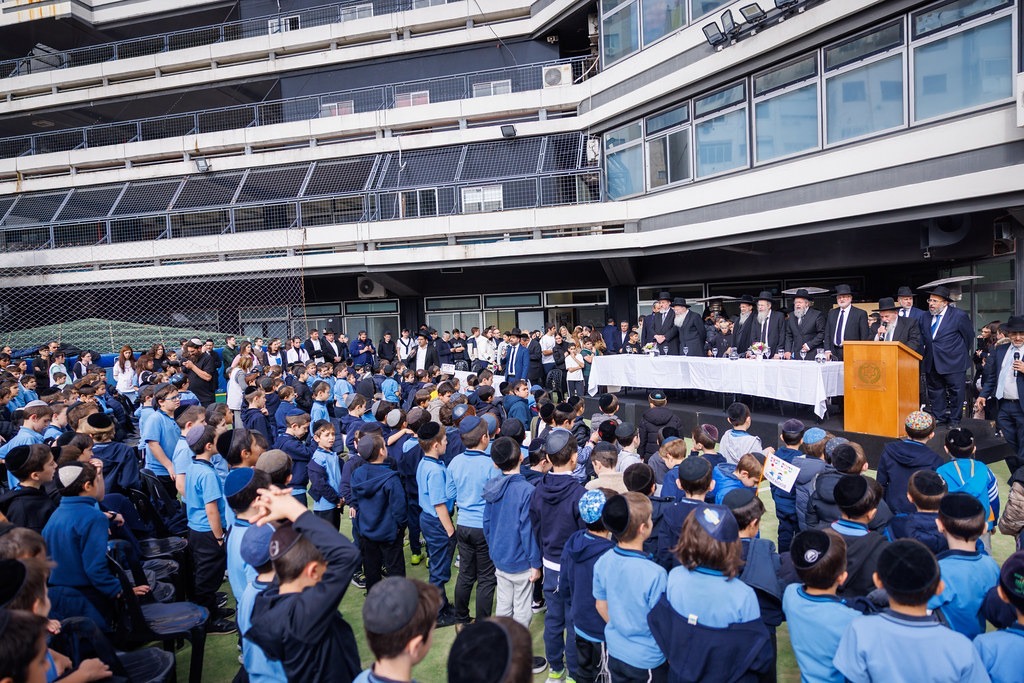 Gedolei Yisroel Make Historic Visit to Argentina for Keren Olam HaTorah 