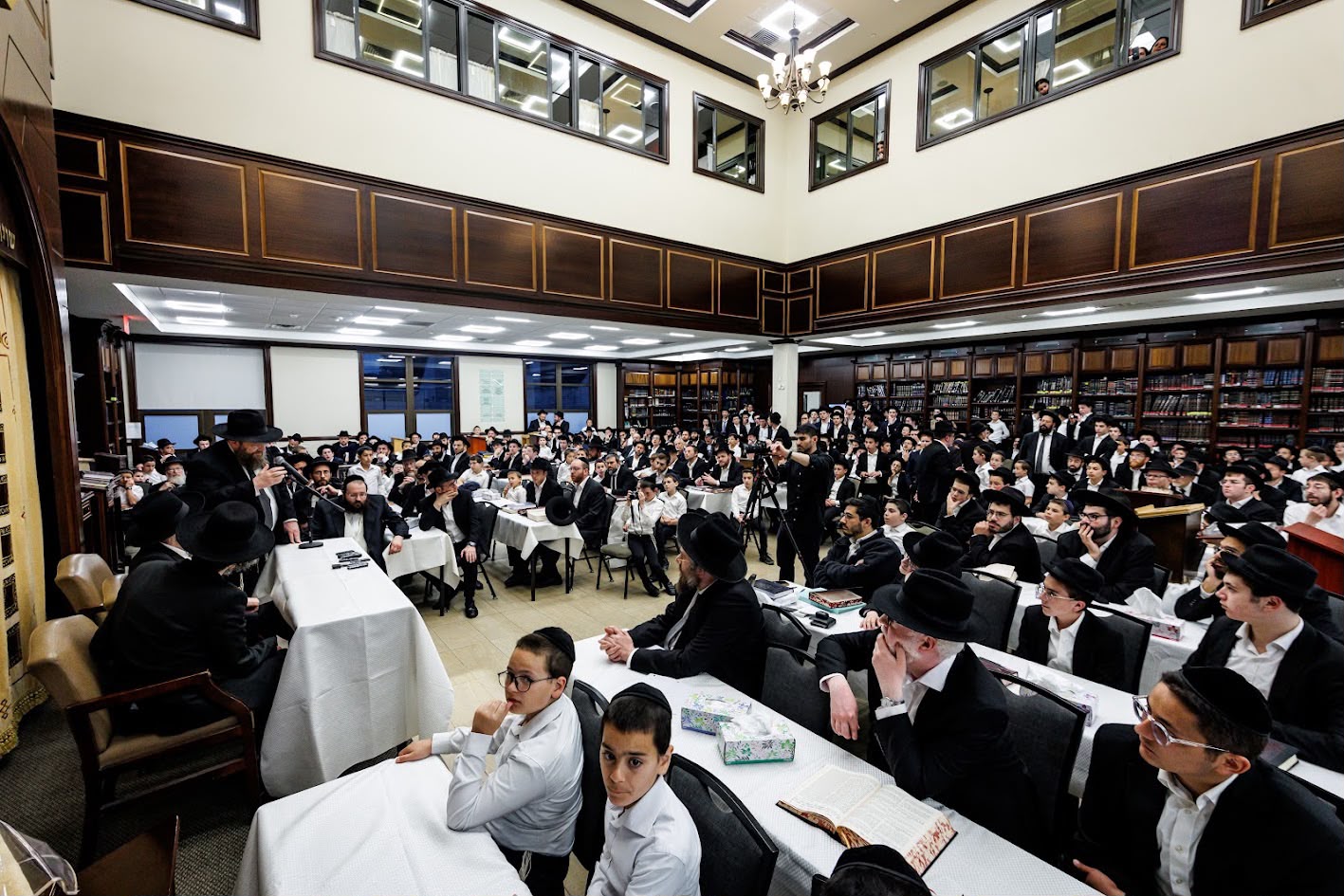The Five Towns Welcomes Gedolei Eretz Yisroel with Overwhelming Support